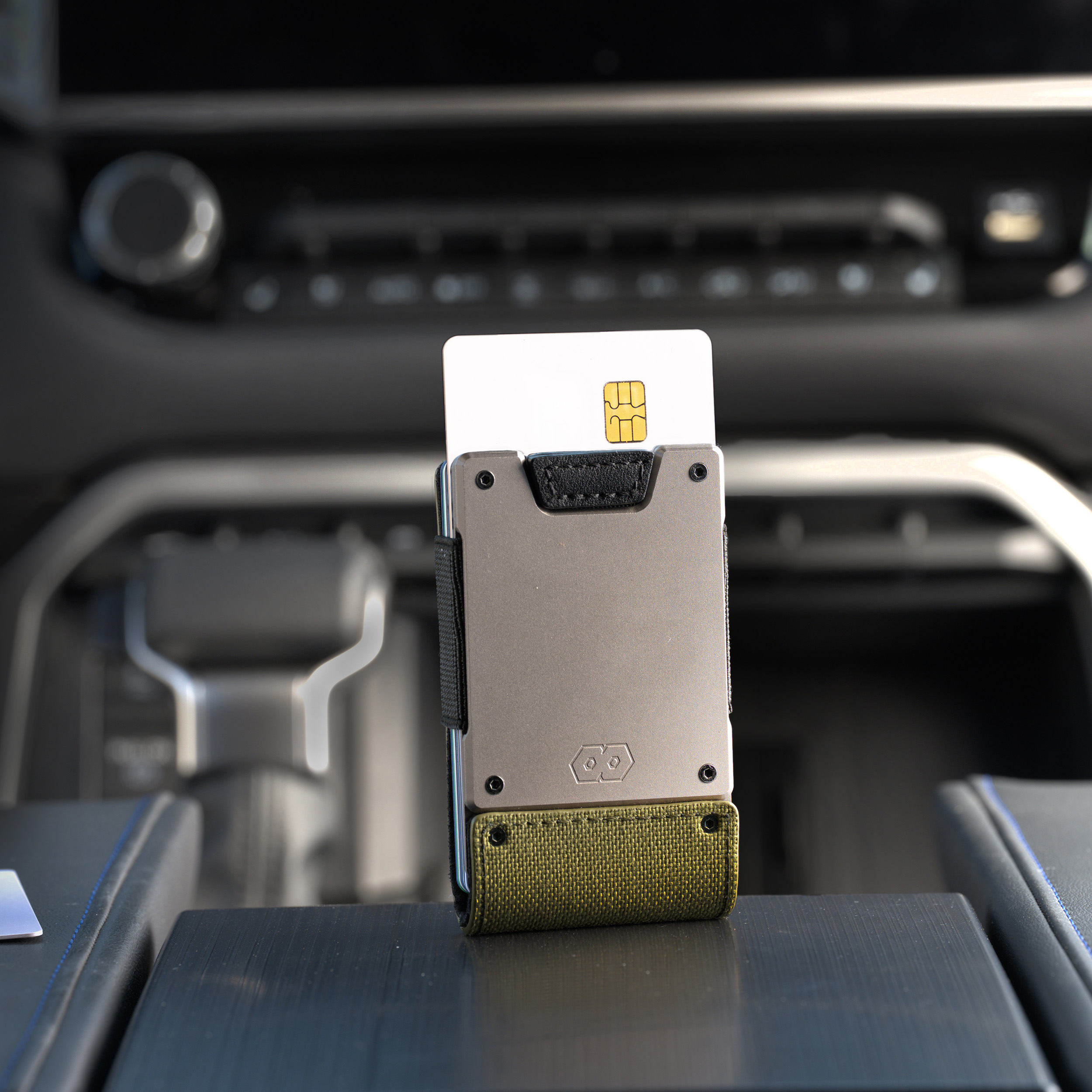 Operator Card Standing Sequoia